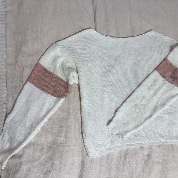 Sweaters - Picture 4 of 5